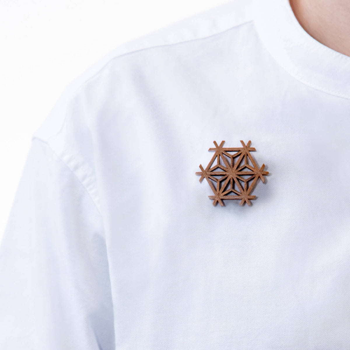 Asa (Kumiko Brooch: Hemp Leaf)