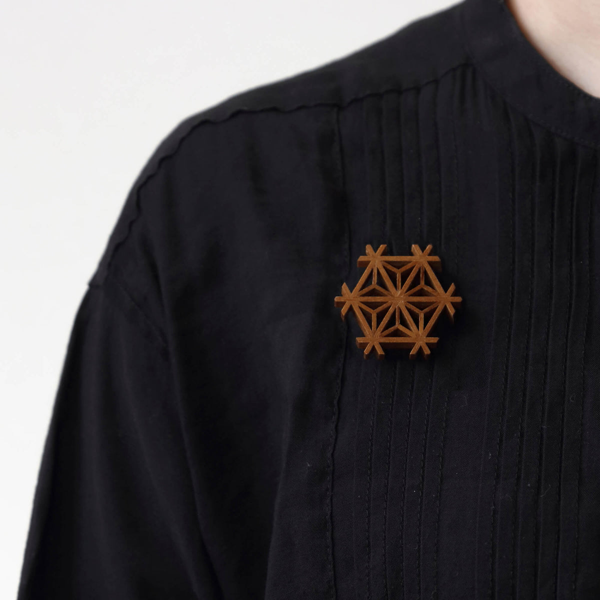 Asa (Kumiko Brooch: Hemp Leaf)