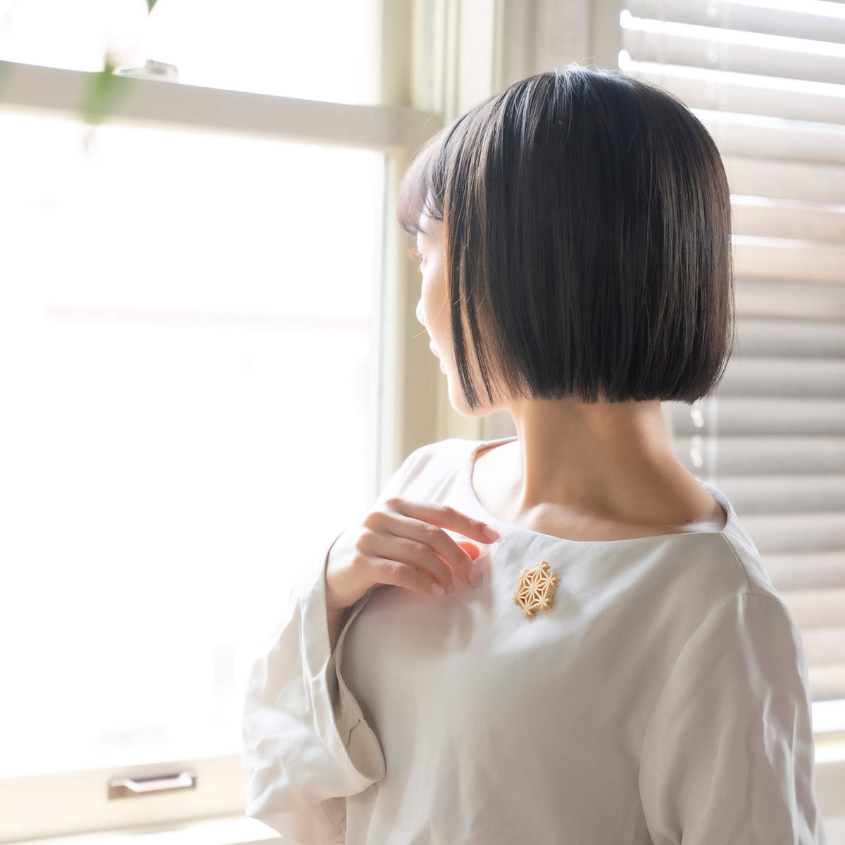 Asa (Kumiko Brooch: Hemp Leaf)